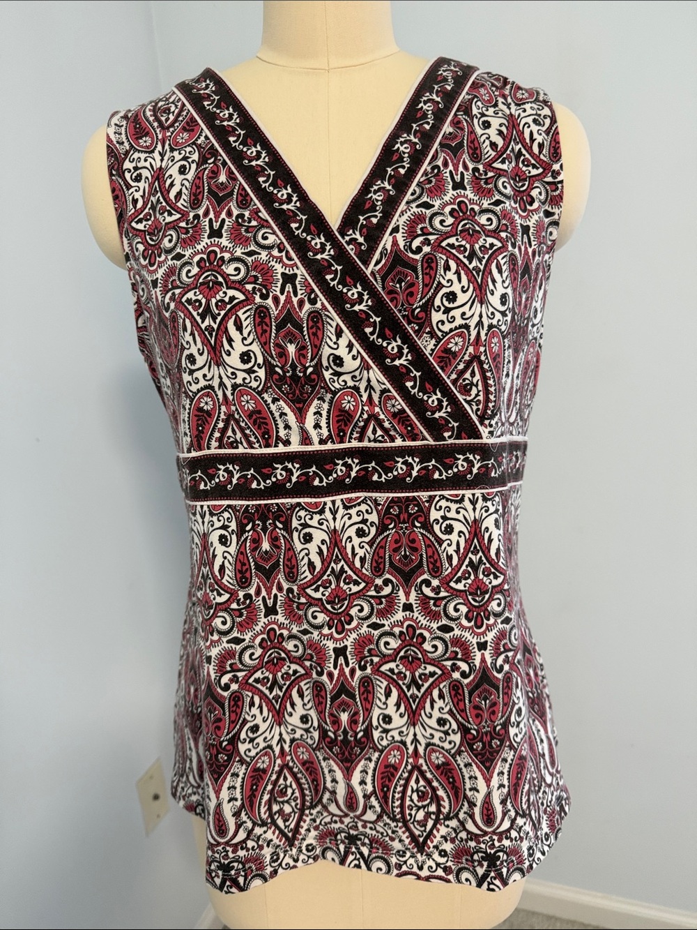 Croft & Barrow sleeveless Paisley mock Wrap top in Mauve and Dark Brown SZL